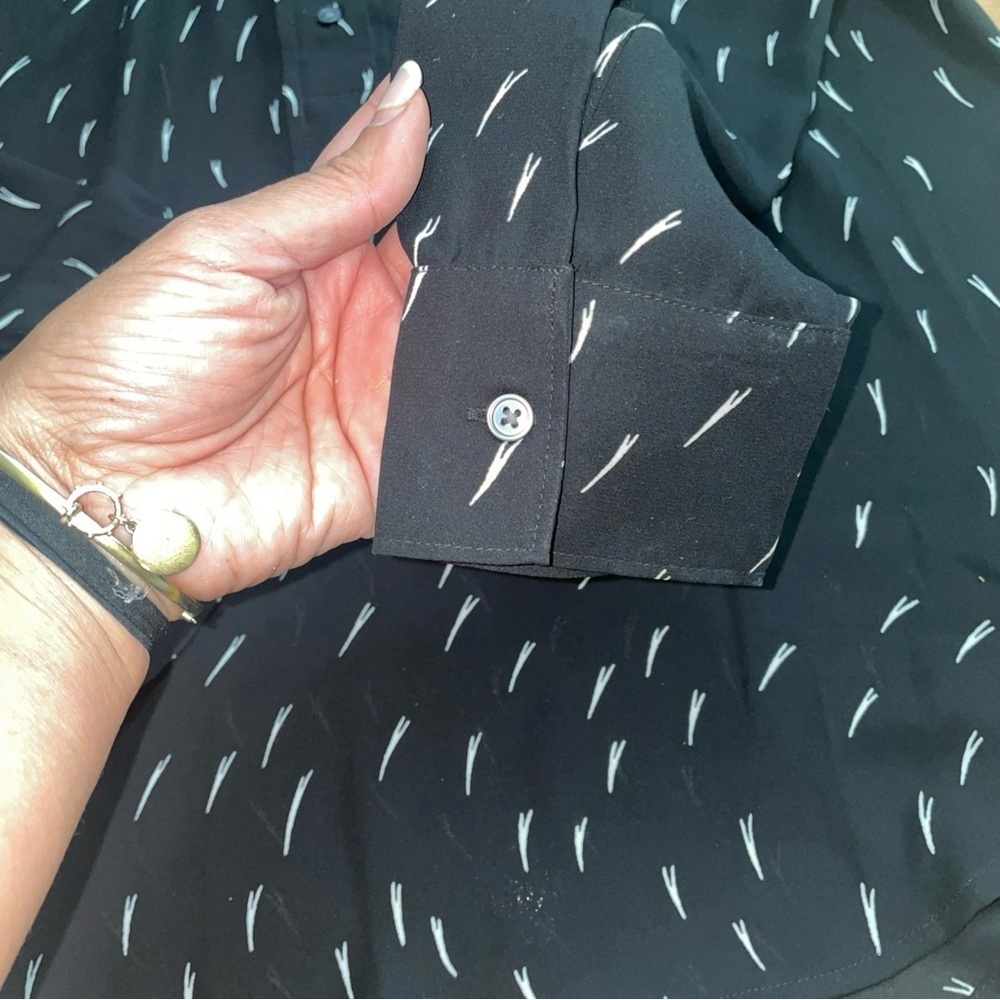 LOFT Black and White Patterned Blouse - Picture 7 of 7